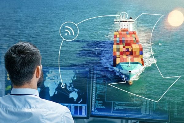 ct_ind_524_remote_control_in_shipping_concept